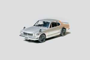 Tamiya 1/24 Nissan Skyline 2000 GT-R Plastic Model Kit